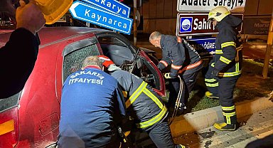 Sakarya'da iki otomobil çarpıştı: 5 yaralı