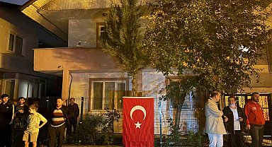 Sakaryalı şehidin baba ocağına Türk bayrağı asıldı