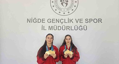 Şampiyon kardeşler Niğde'ye madalyalarla döndü
