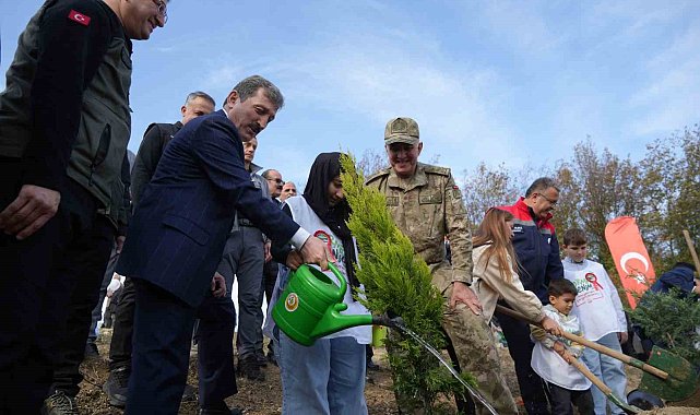 Samsun'da Milli Ağaçlandırma Günü: 37 bin 380 adet fidan toprakla buluştu