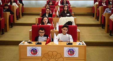 Sancaktepe'de Dünya Çocuk Hakları Günü'nde 'Çocuk Meclisi' ilk oturumunu gerçekleştirdi