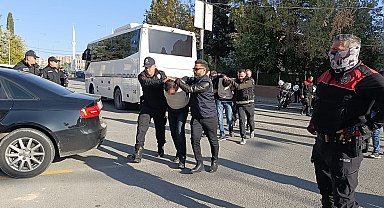 Şanlıurfa'da 1 kişinin öldüğü silahlı kavganın şüphelileri adliyeye sevk edildi