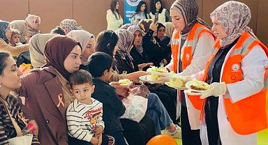 Şanlıurfa'da çiğköfteli ve halaylı 'Kadına şiddete hayır' etkinliği
