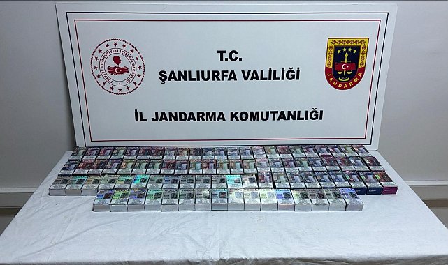 Şanlıurfa'da durdurulan araçta 84 paket kaçak sigara ele geçirildi