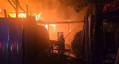 Şanlıurfa'da iş yerinde korkutan yangın