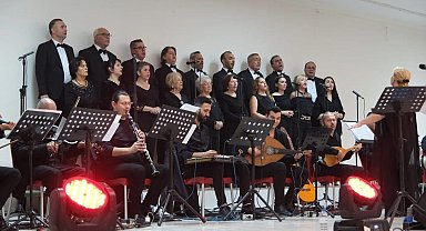 Sarıgöl'de Atatürk'ün sevdiği şarkılar seslendirildi