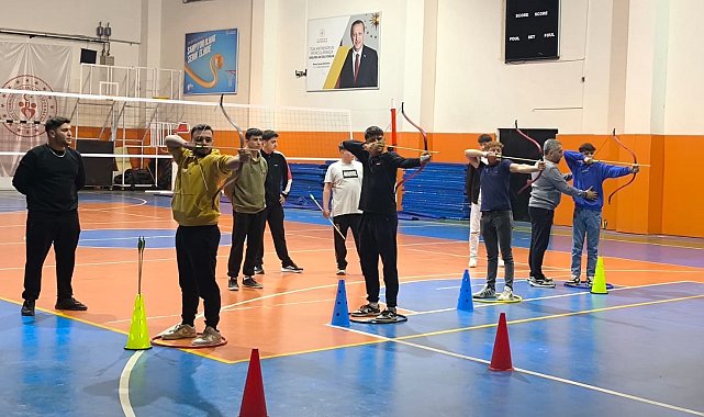 Sarıgöl'de geleneksel Türk okçuluğuna büyük ilgi