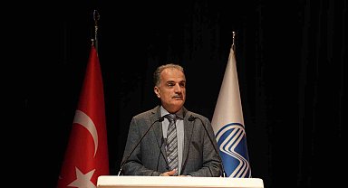 SAÜ, bilimsel başarının rotasını çizen isimleri ödüllendirdi