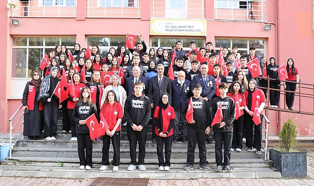 Şehit yakınları ve gaziler öğrencilerle buluştu