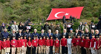Şehitler için fidan diktiler
