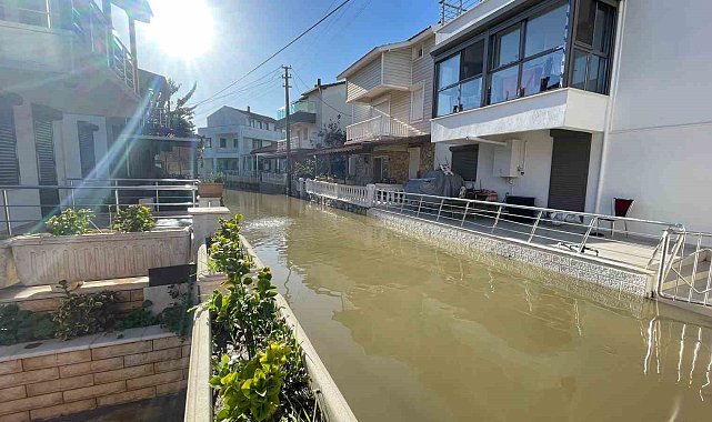 Selin etkilediği Foça'nın sokakları Venedik'e döndü