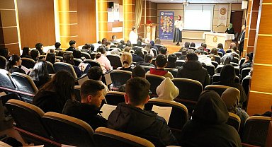SGM'de düzenlenen teknoloji semineri öğrencilerin geleceğine ışık tutacak