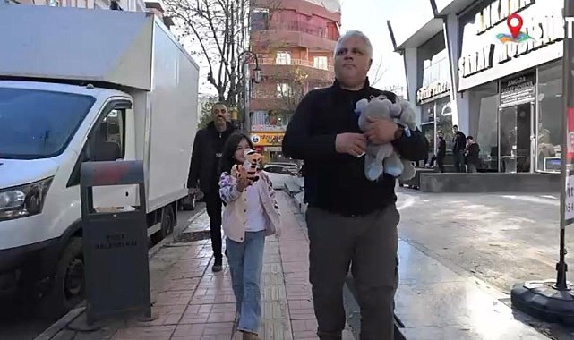 Siirt'te polislerin çocuklara sosyal deney çalışmasında renkli görüntüler ortaya çıktı