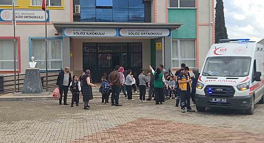 Şinitzel ve makarna yiyen öğrenciler hastaneye kaldırıldı: 20 öğrenci ambulansla sevk edildi