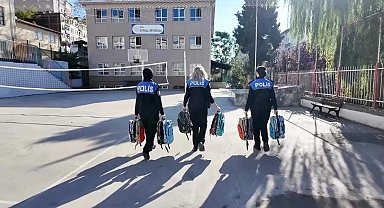 Sinop polisinden öğrencilere eğitim seti desteği