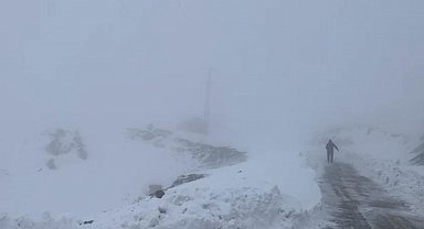 Şırnak'ta kar kalınlığı 20 santimetreyi aştı
