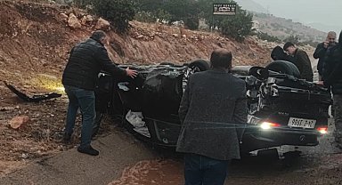 Şırnak'ta otomobil takla attı: 2 yaralı