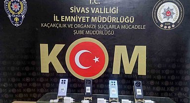 Sivas'ta kaçak tütün ve cep telefonu operasyonu: 5 gözaltı