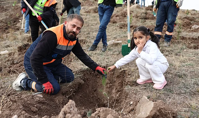 Sivas'ta Muhsin Yazıcıoğlu Vefa Ormanı'na 58 bin fidan