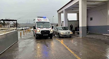 Siverek'te Otomobil ile Traktör Çarpıştı: 5 Yaralı