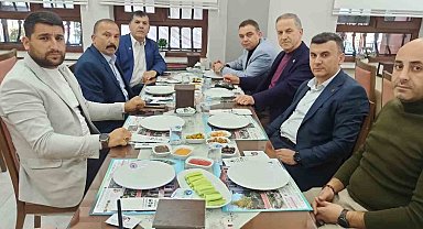 Siyasi parti temsilcileri istişare toplantısında bir araya geldi