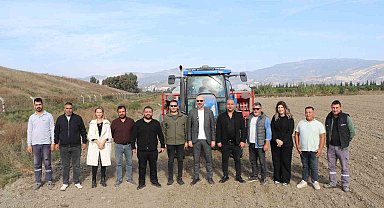 Söke Belediyesi'nin buğday tohumları bereket için yeniden toprakla buluştu