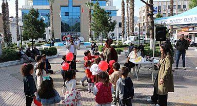 Söke'de Belediye Meydanı renkli görüntülere sahne oldu