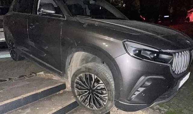 Son anda frenle kurtuldu! Merdivenleri fark etmeyen sürücü ölümden döndü