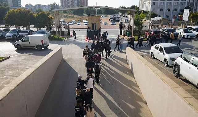 Sosyal medyadan sahte kadın profiliyle kandırdıkları erkeklere eğlence mekanında 10 kat hesap ödetmişler