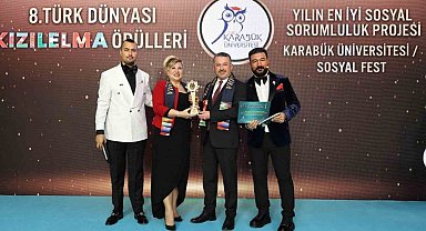 Sosyalfest'e Türk Dünyası Kızıl Elma Ödülleri'nde prestijli ödül