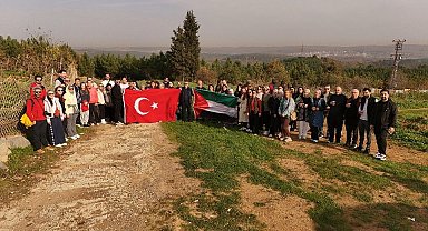 Sultangazi'de anlamlı Öğretmenler Günü yürüyüşü: Şehitler ve Gazze de ki kadınlar unutulmadı
