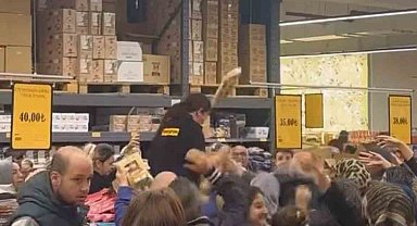 Süpermarkette kampanya izdihama yol açtı
