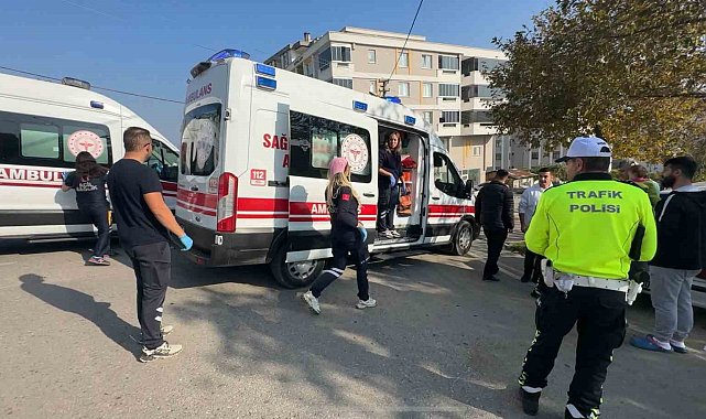 SUV araç ile otomobil çarpıştı: 2'si çocuk 4 yaralı