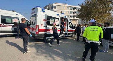 SUV araç ile otomobil çarpıştı: 2'si çocuk 4 yaralı