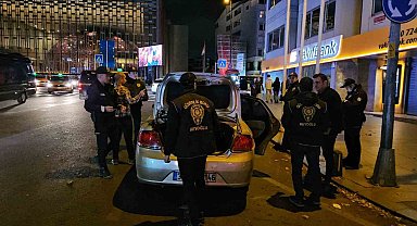 Taksim'deki huzur uygulamasında alkollü sürücünün ehliyetine el konuldu