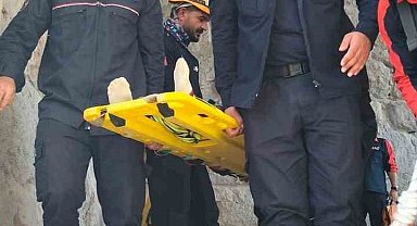 Tarihi kaleye çıkarken ayağı kırıldı, sedyeyle 1 kilometre taşınarak hastaneye kaldırıldı