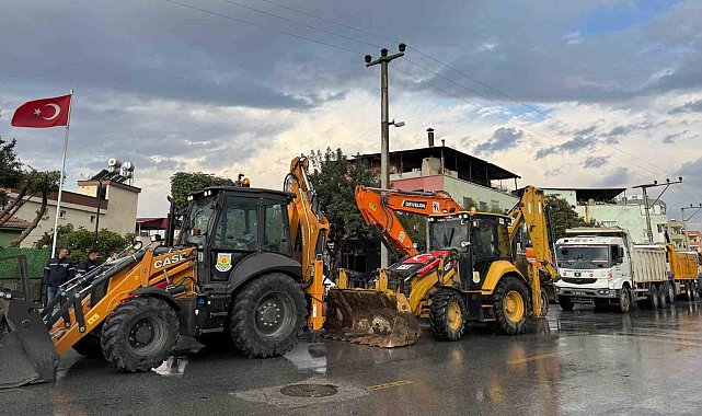 Tarsus'ta gece boyunca yağış mesaisi