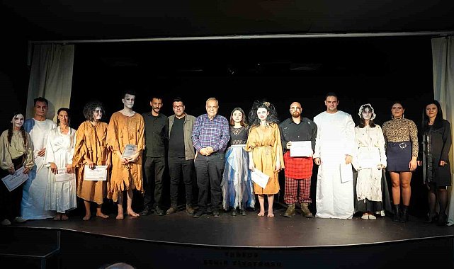 Tarsuslu genç oyuncular modern macbeth uyarlamasıyla sahne aldı