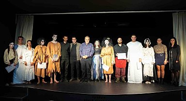 Tarsuslu genç oyuncular modern macbeth uyarlamasıyla sahne aldı