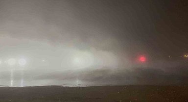 Tatvan'da yoğun sis sürücülere zor anlar yaşattı