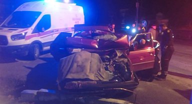 Tavşanlı'da otomobil ile kamyon çarpıştı: 1 yaralı