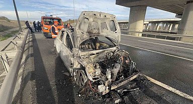 Tayakadın'da otomobil alev alev yandı