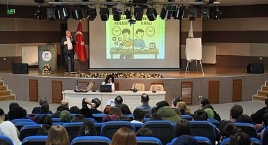 Tayfun Öneş, KBÜ öğrencilerine mesleki tecrübelerini aktardı