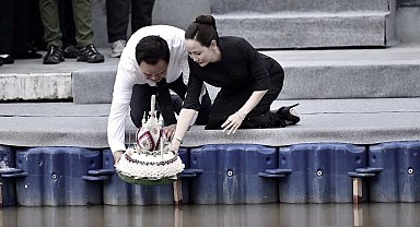 Tayland'da Yüzen Fener Festivali