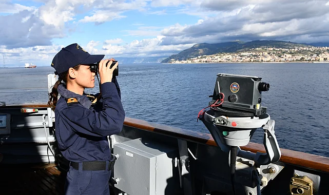 TCG Heybeliada, Messina Boğazı geçişini tamamladı