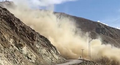 Tehlike oluşturan kayalar dinamit patlatılarak temizlendi