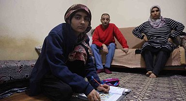 Tek odalı evde hayat mücadelesi veren Meryem'in tek hayali mavi boyalı bir oda