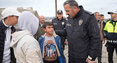Tekirdağ Emniyeti, mahalle mahalle vatandaşlarla buluşmaya devam ediyor