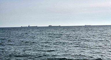 Tekirdağ'da lodos fırtınası balıkçıları limana döndürdü