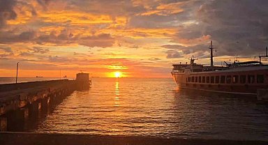 Tekirdağ'da sabah gökyüzü mest etti: Gökyüzü alev alev